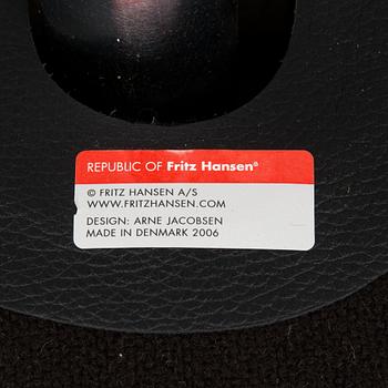 Arne Jacobsen, Nojatuoli ja rahi "Ägget" Fritz Hansen 2011.