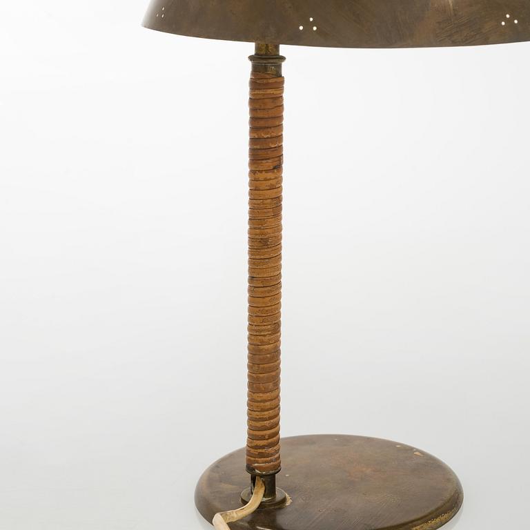 Paavo Tynell, pöytävalaisinpari, malli 9209, Taito 1900-luvun puoliväli.