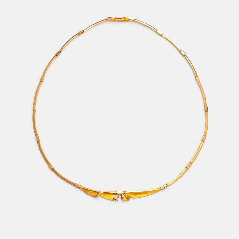 Zoltan Popovits, "Tamarix", an 18K gold necklace with a diamond ca. 0.02 ct. Lapponia 2003.