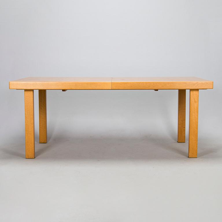 Carl Gustaf Hiort af Ornäs,  matbord, "Näyttely Senior", stolar, 6 st, HMN Huonekalu Mikko Nupponen 1900-talets mitt.