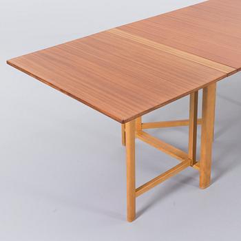 A BRUNO MATHSSON "MARIA FLAP" TABLE.