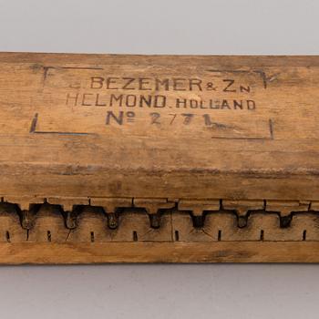 A CIGAR FORM, wood, first half of the 20th century.