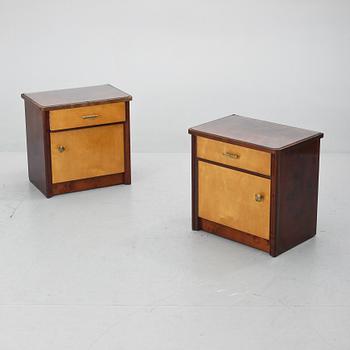 SÄNGBORD, ett par, 1930/40-tal.