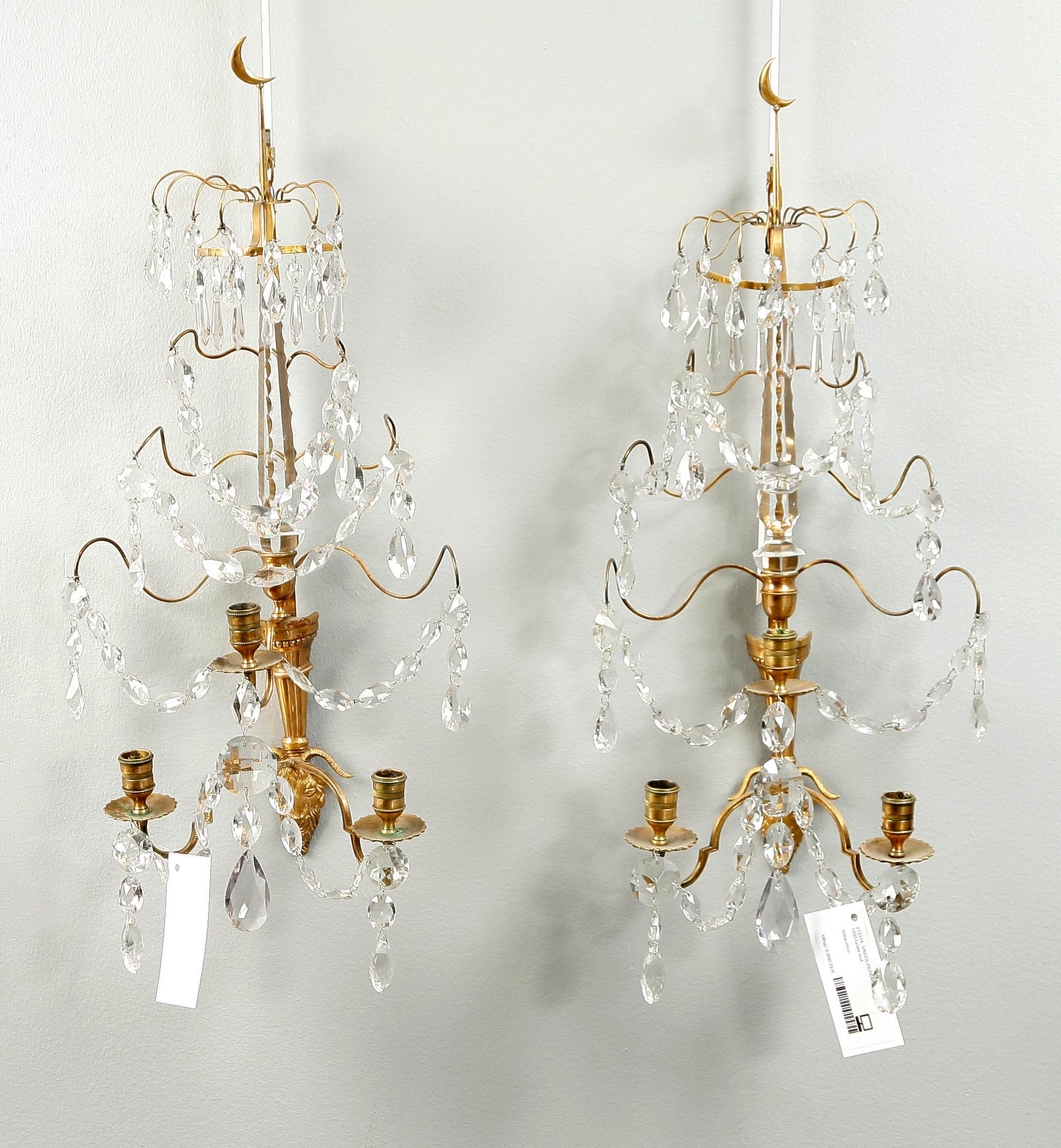 VÄGGLYSTRAR, ett par, 1800-talets slut.