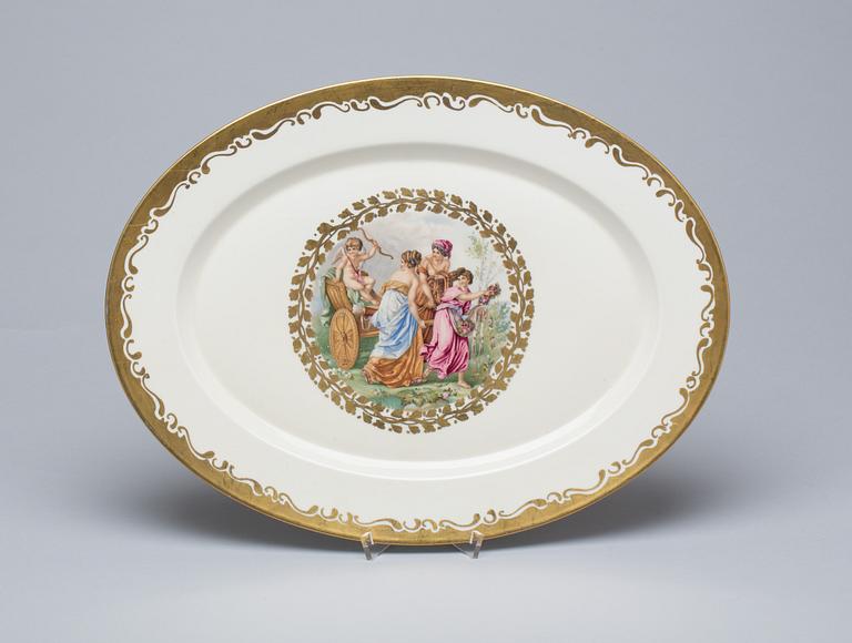SERVERINGSFAT, porslin. Royal Copenhagen, Danmark.