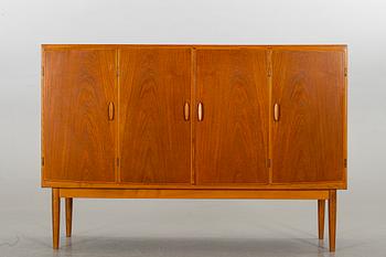 A SWEDISH MID 20TH CENTURY SIDEBOARD, H M Nordéns Möbelaffär.