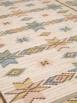 CARPET. "Vit botten". Flat weave. 352 x 250,5 cm. Signed MMF.