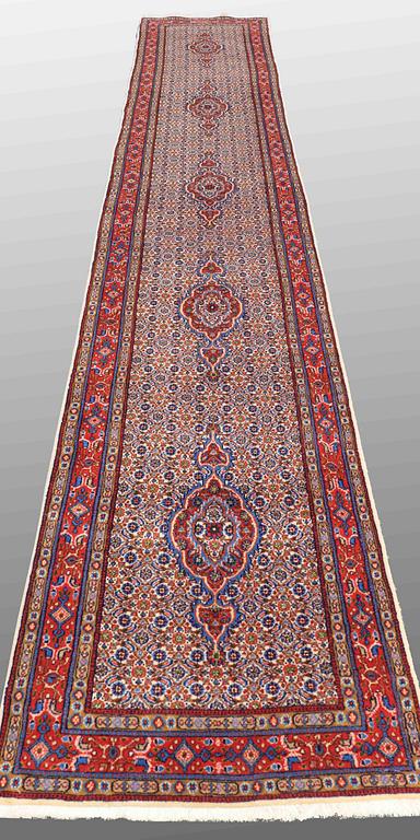 A RUNNER Moud, ca 510 x 77 cm.