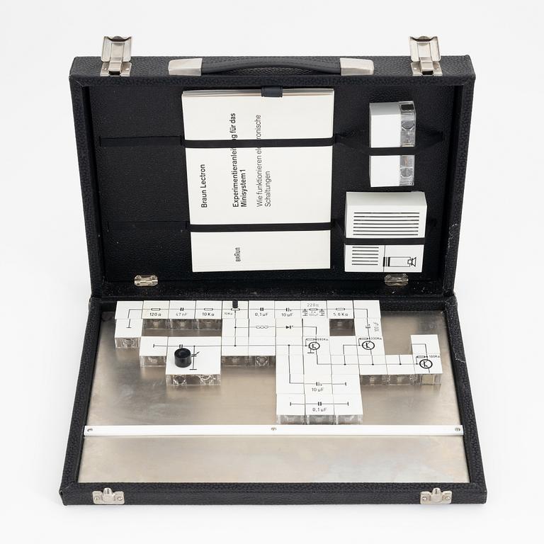 Dieter Rams & Jurgen Greubel, Elexperimentkit, 4 delar, "Braun Lectron/Braun Buchlabor", Braun.