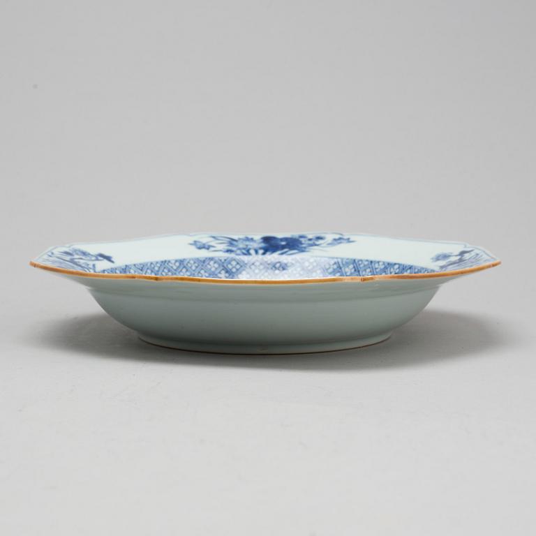 Six blue and white export porcelain dishes, Qing dynasty, Qianlong (1736-95).