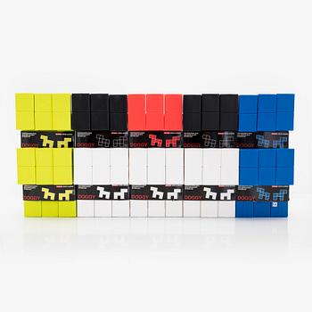 Eero Aarnio, rakennuspalikoita, 30 kpl, "Doggy", Plastex 2009.