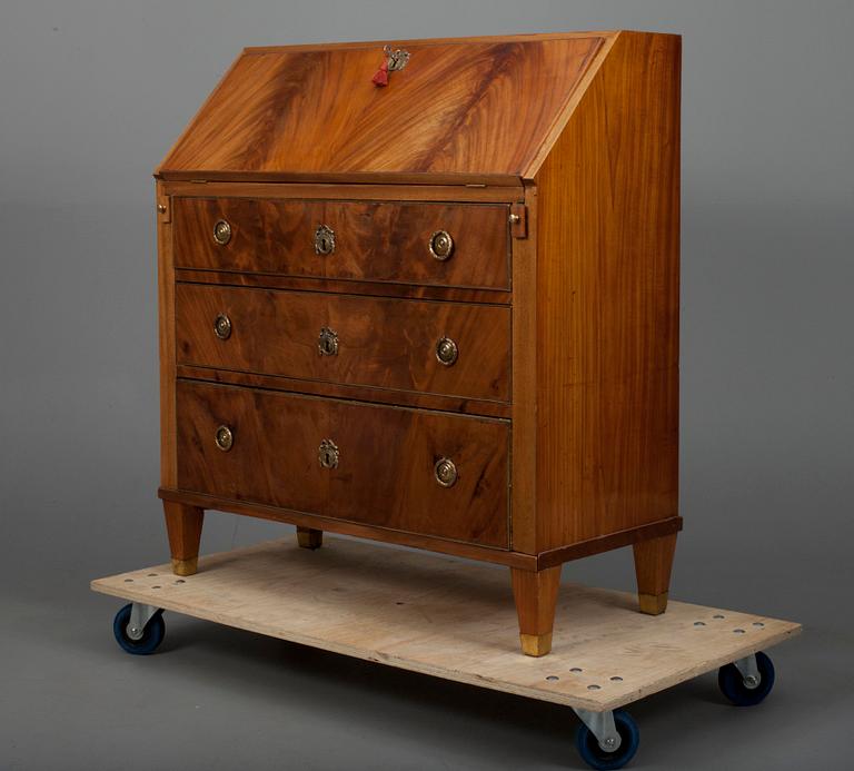 SEKRETÄR, gustaviansk stil, ca 1900.