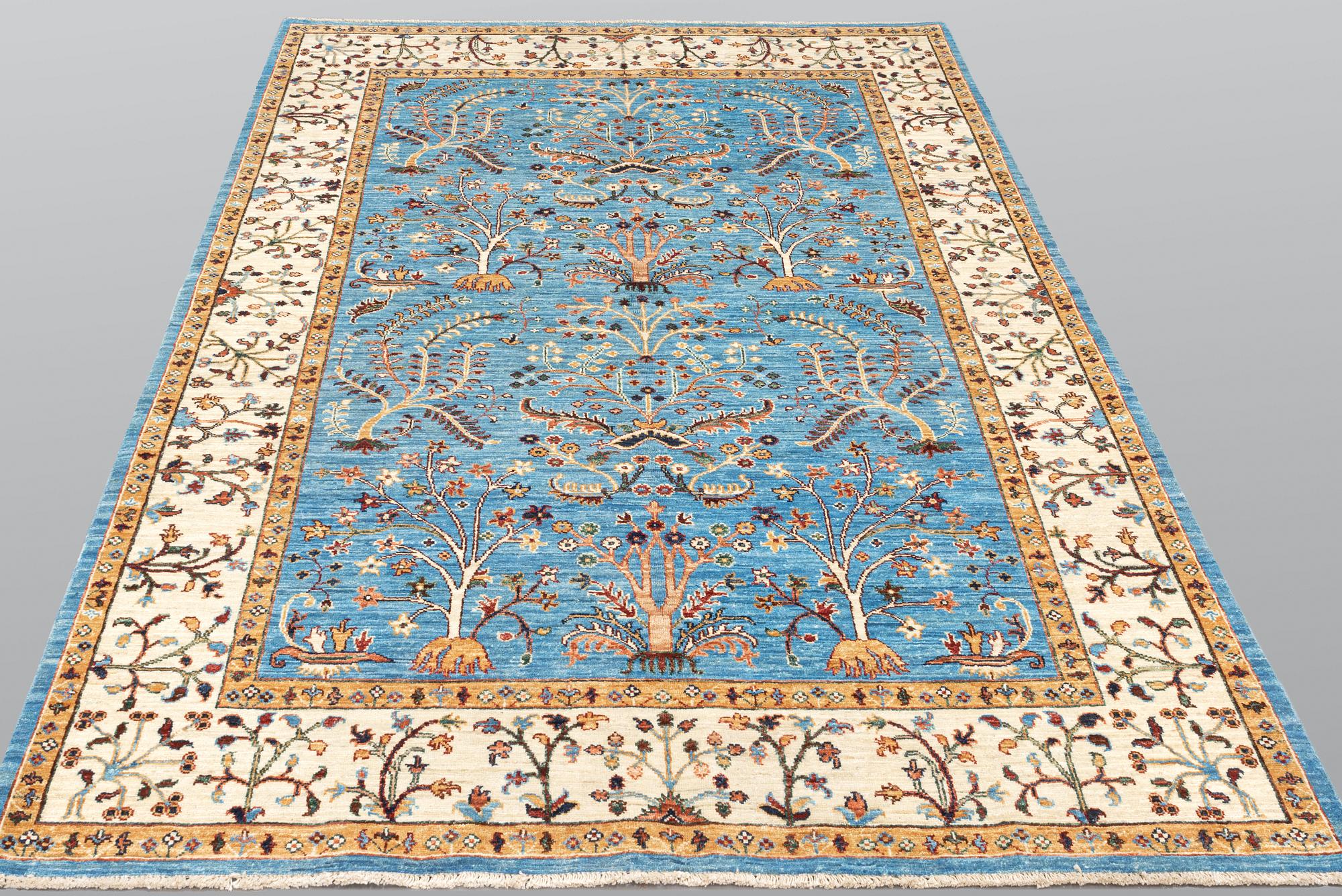 A rug, Ziegler Design, ca 239 x 164 cm.