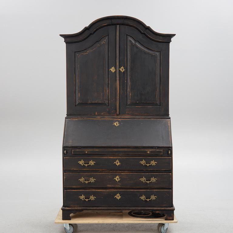 A writing cabinet, 18th/19th century.
