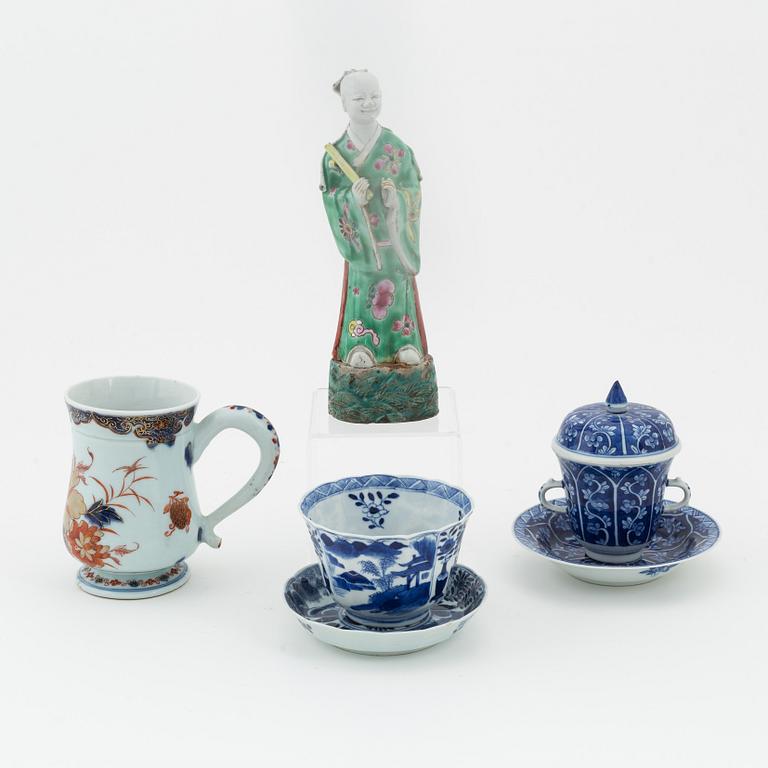 A group och Chinese porcelain, Qing dynasty, 18th/19th Century.