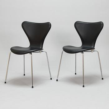 Arne Jacobsen, tuoleja, 5 kpl, "Sjuan", Fritz Hansen, Tanska.