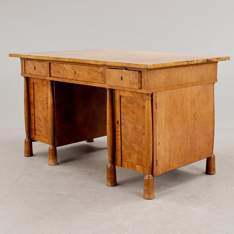 SKRIVBORD, Karl-Johanstil, 1900-talets början.