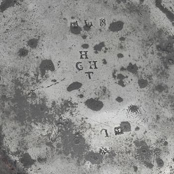 Fat, tallrikar 7 st, skålar 3 st, tenn, mestadels England, 17/1800-tal.