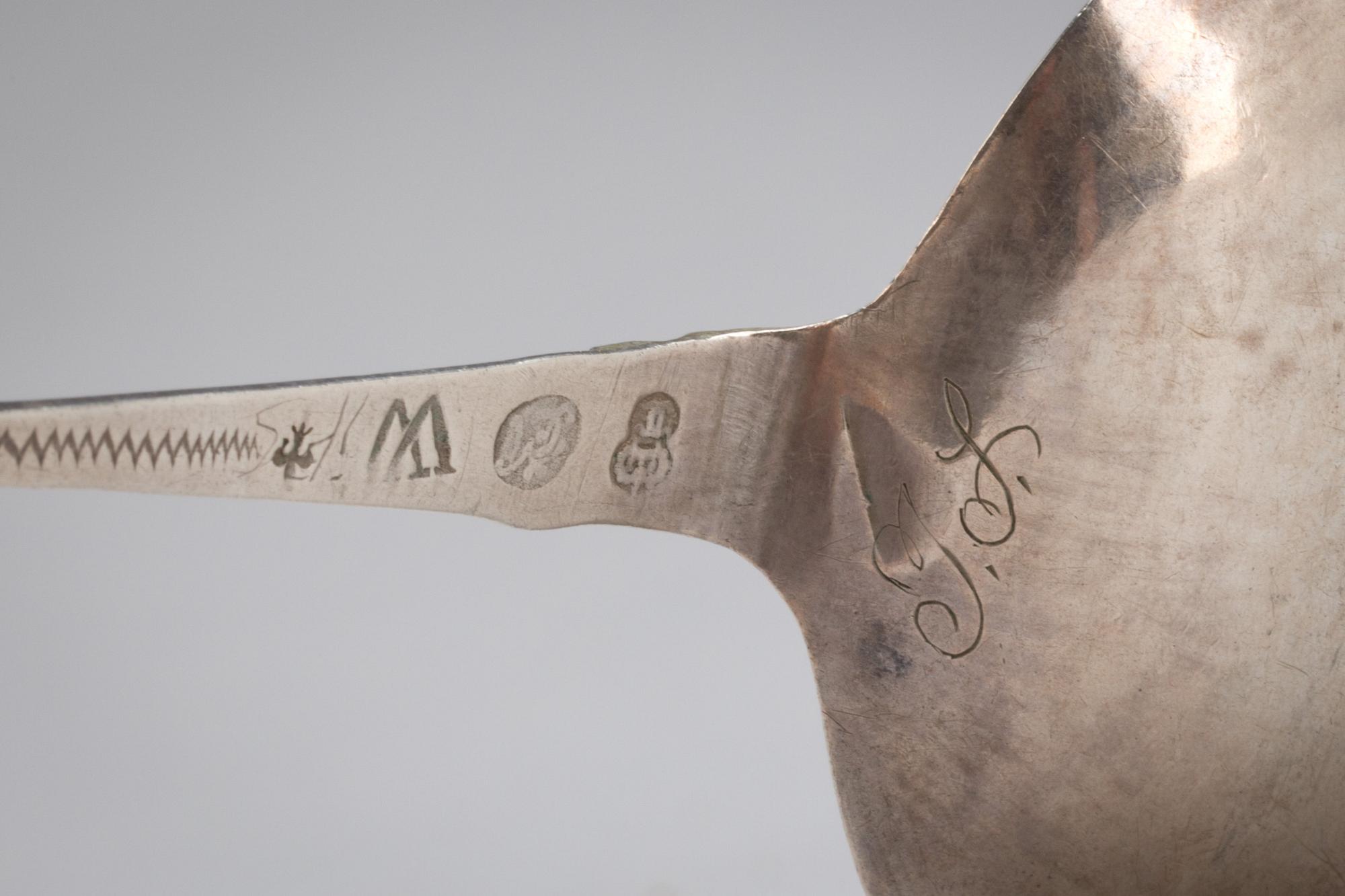 BRÄNNVINSSKED, silver, Casimir Fredrich Medit (1712-1723). Karlskrona. Vikt ca 36 g.
