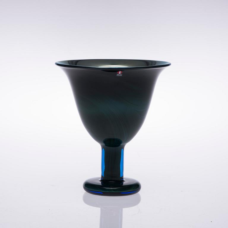 POKAL, glas, signerad O. Toikka, Nuutajärvi, "Maamme laulu 150 v." 207/500, 1998. Pro Arte.