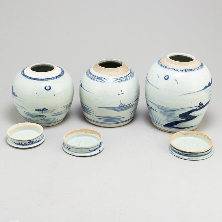 Three blue and white jars with covers, Qing dynasty, 18th century.