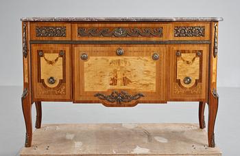 BYRÅ, gustaviansk stil, sk "Hauptkopia", 1900-talets andra hälft.