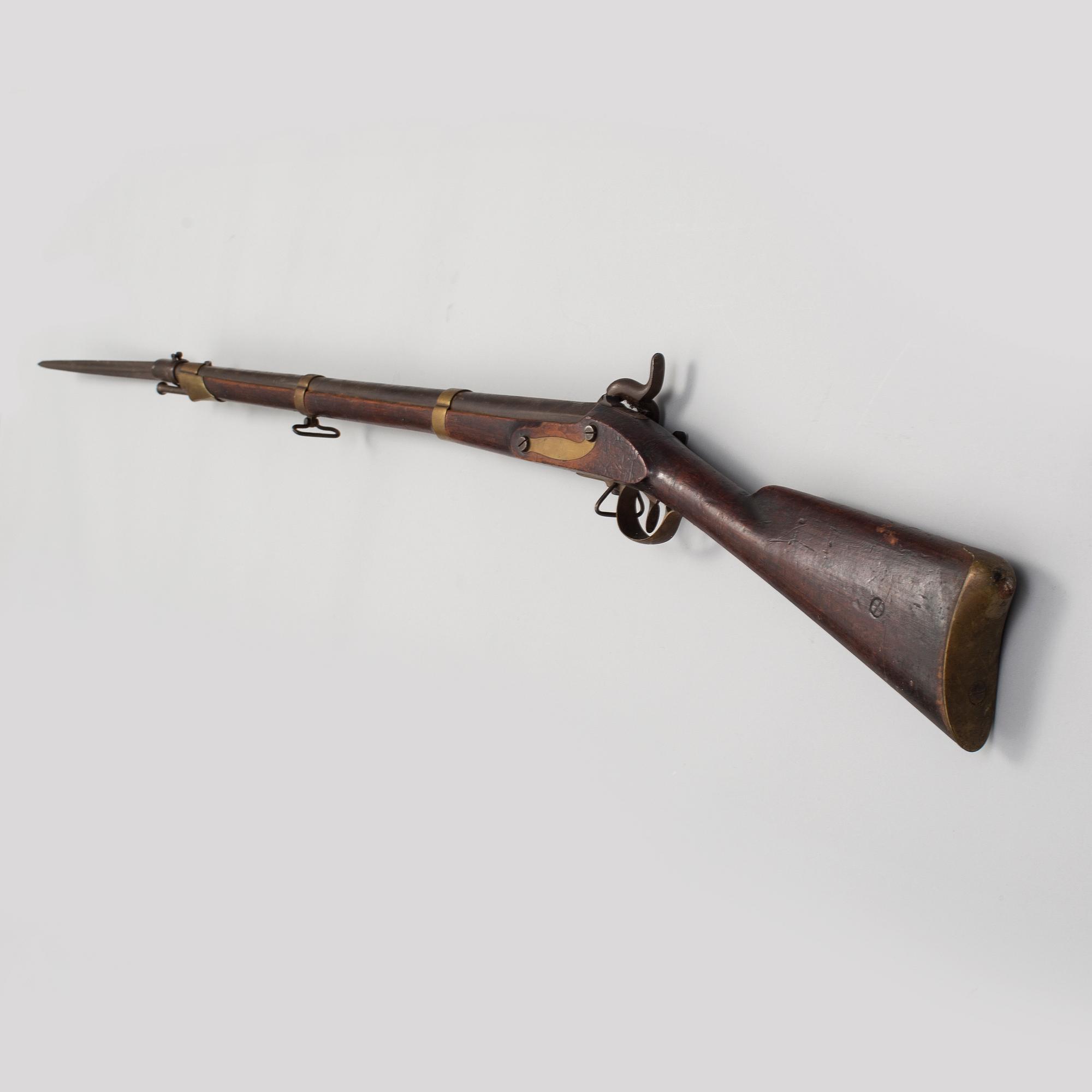SLAGLÅSGEVÄR, svenskt, m/1845 med bajonett.