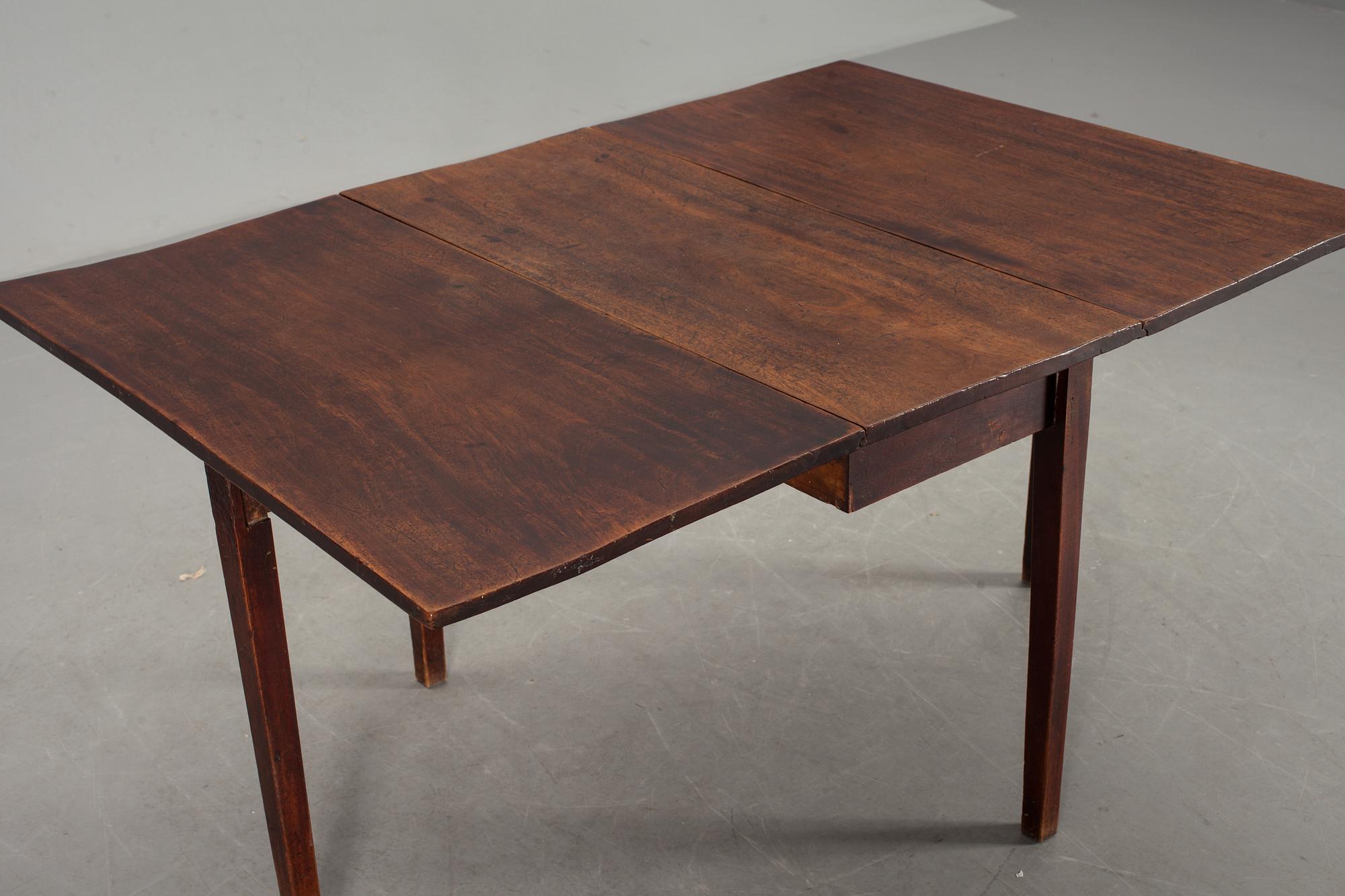SLAGBORD. 1800-talets första hälft.