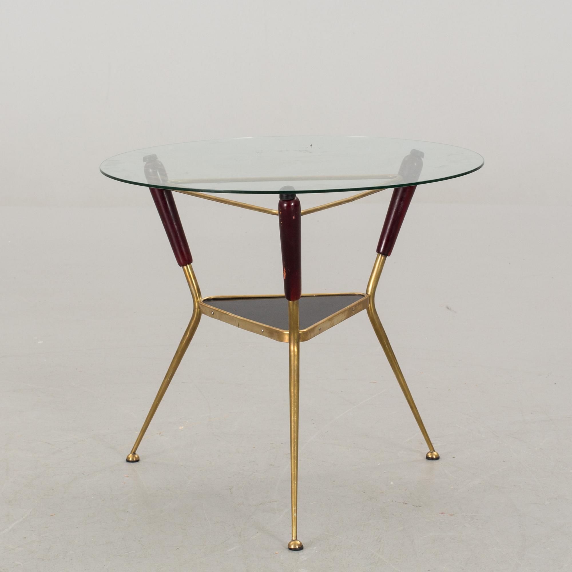 AN ITALIAN COFFEE TABLE FROM THE MIDDLE OF 20TH CENTURY.