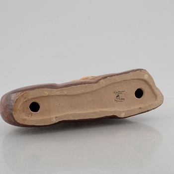 Lisa Larson, "Lejonhona", skulptur, ur serien "Noaks Ark", stengods, Gustavsbergs Studio, i produktion 1980-84.