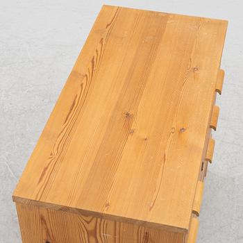 Chest of drawers, first half of the 20th century.