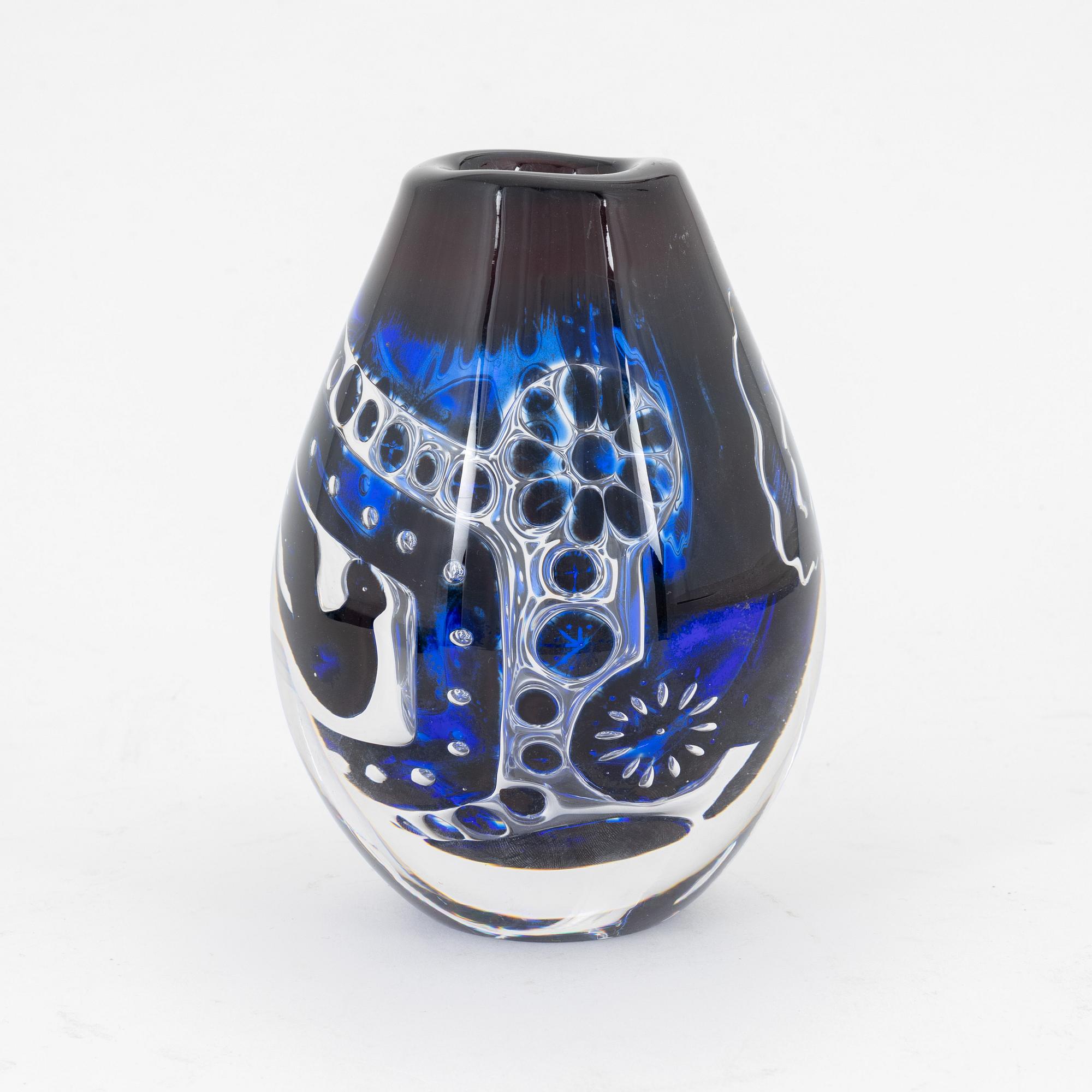 Edvin Öhrström, an 'ariel' glass vase, Orrefors, Sweden 1958 or 1972?.