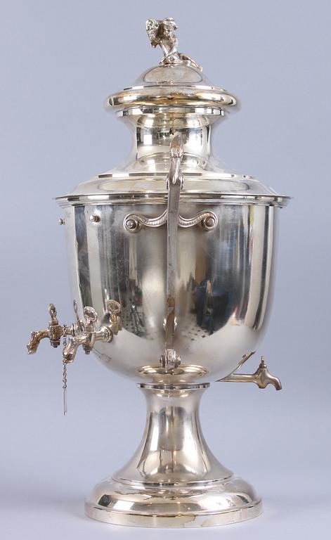 BRÄNNVINSCISTERN, nysilver, bär otydl stmpl, 1900-tal.