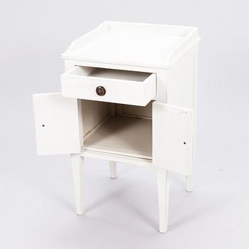 A 20th century Gustavian style night stand.