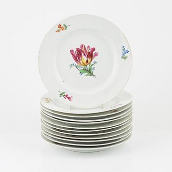 A set of 12 Meissen dishes, 18/19thth Century.