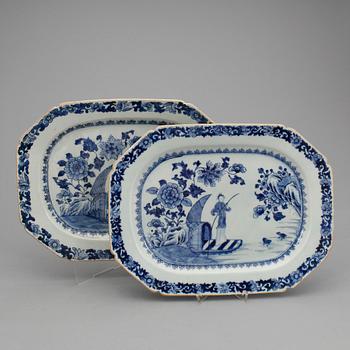 STEKFAT, ett par, porslin, Kina, Qianlong (1736-95).