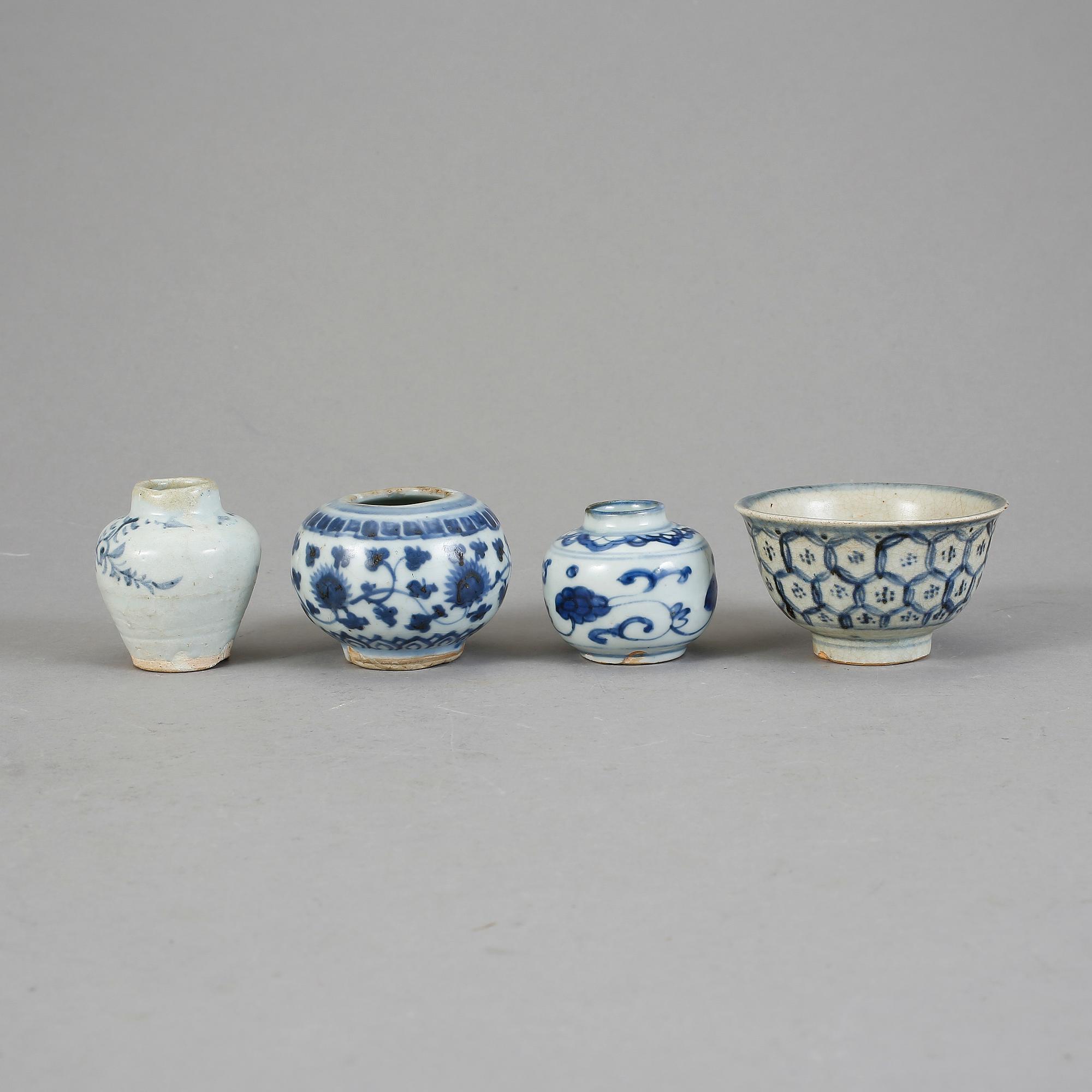 PARTI PORSLIN, fyra delar, Kina. Mingdynastin (1368–1644).