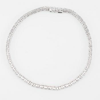 ARMBAND, 18K vitguld och diamanter tot ca 2.22 ct.