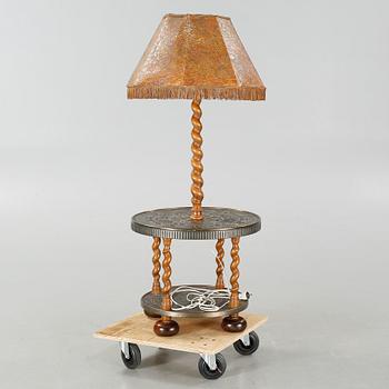 BORD MED LAMPA, 1900-tal.