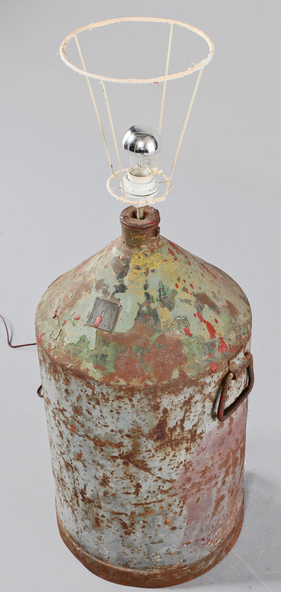 GOLVLAMPA, 1900-talets mitt.