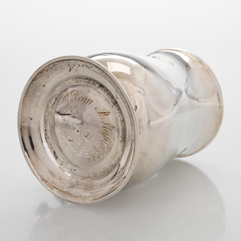 Robert Albin Cox, tuoppi, sterlinghopeaa, Lontoo 1754.