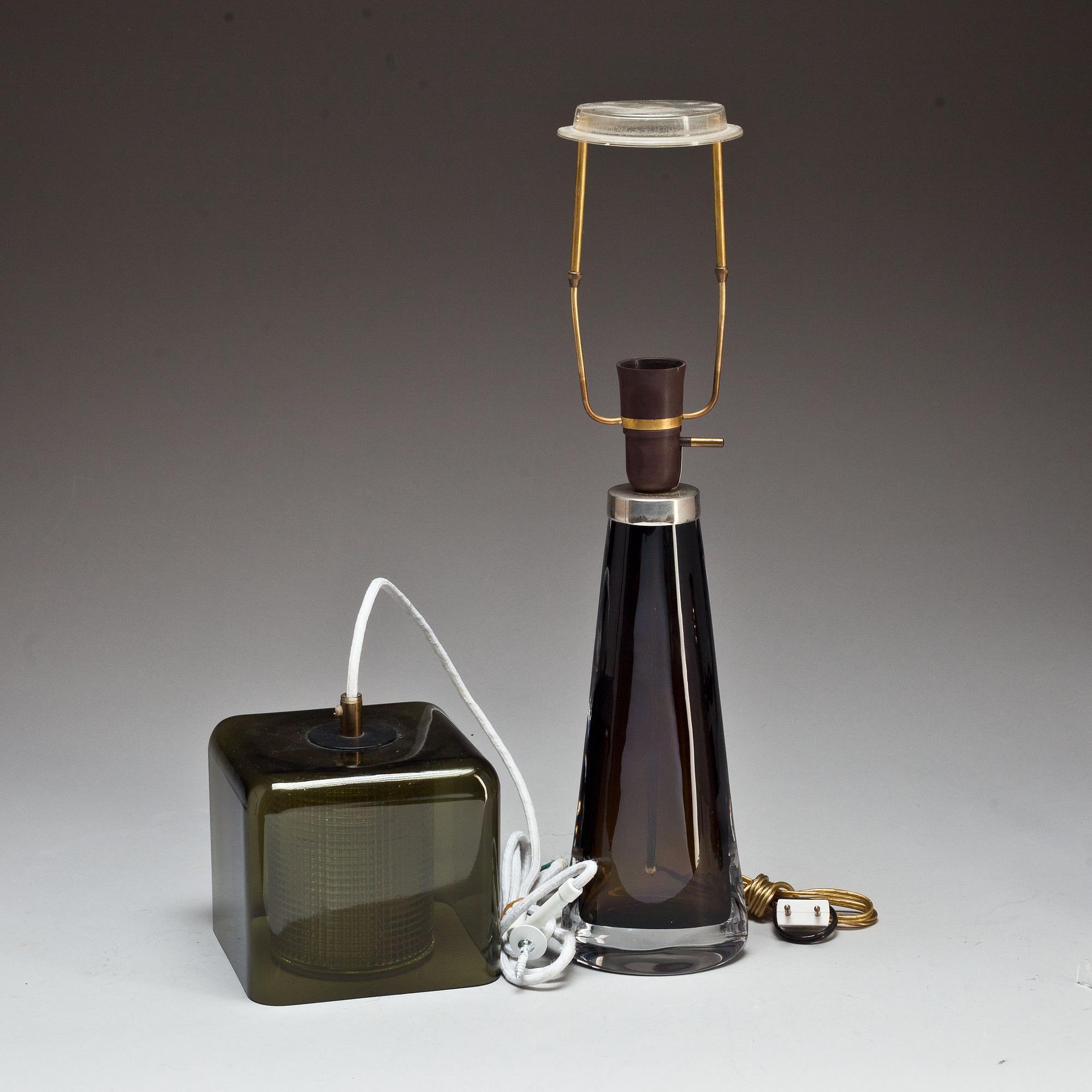 BORDSLAMPA och TAKLAMPA, glas, bl a Carl Fagerlund, Orrefors.