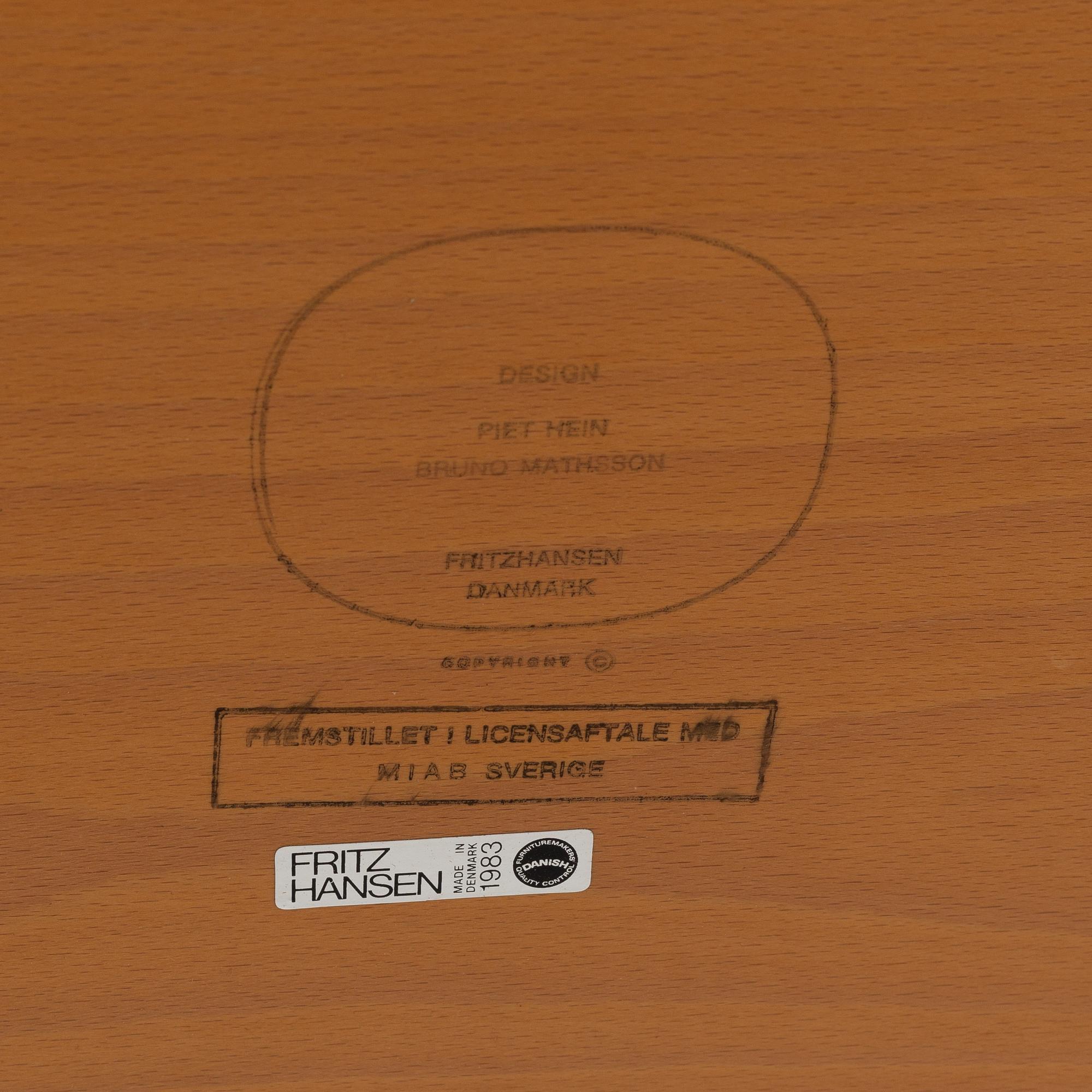 Bruno Mathsson & Piet Hein, a beech tree 'Superellips' dining table, Fritz Hansen, 1983.