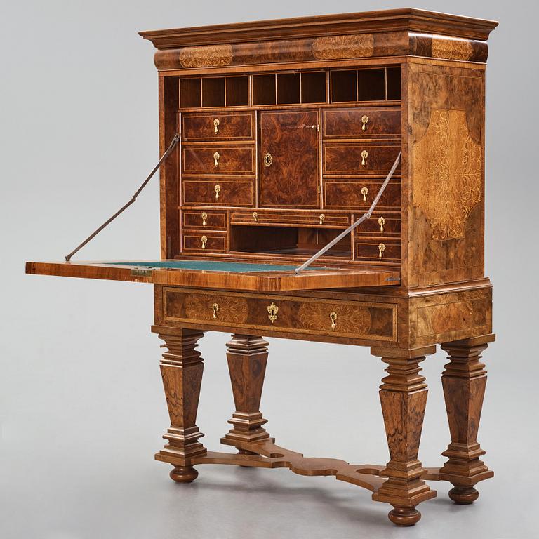 A English William and Mary (Baroque) secretaire.