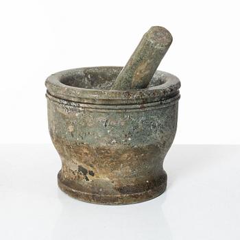 Mortel med stöt, kolmårdsmarmor, 1800-tal.