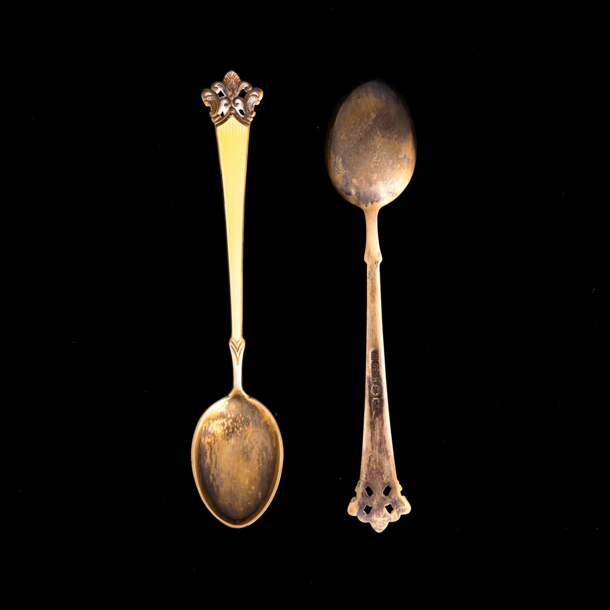 MOCCASKEDAR, 12 st, emalj och förgyllt sterlingsilver, Bergen, Norge. Vikt 91,6 g.