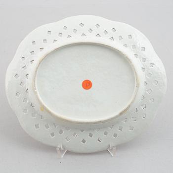 A famille rose chesnut basket with stand, Qing dynasty, 18th century.