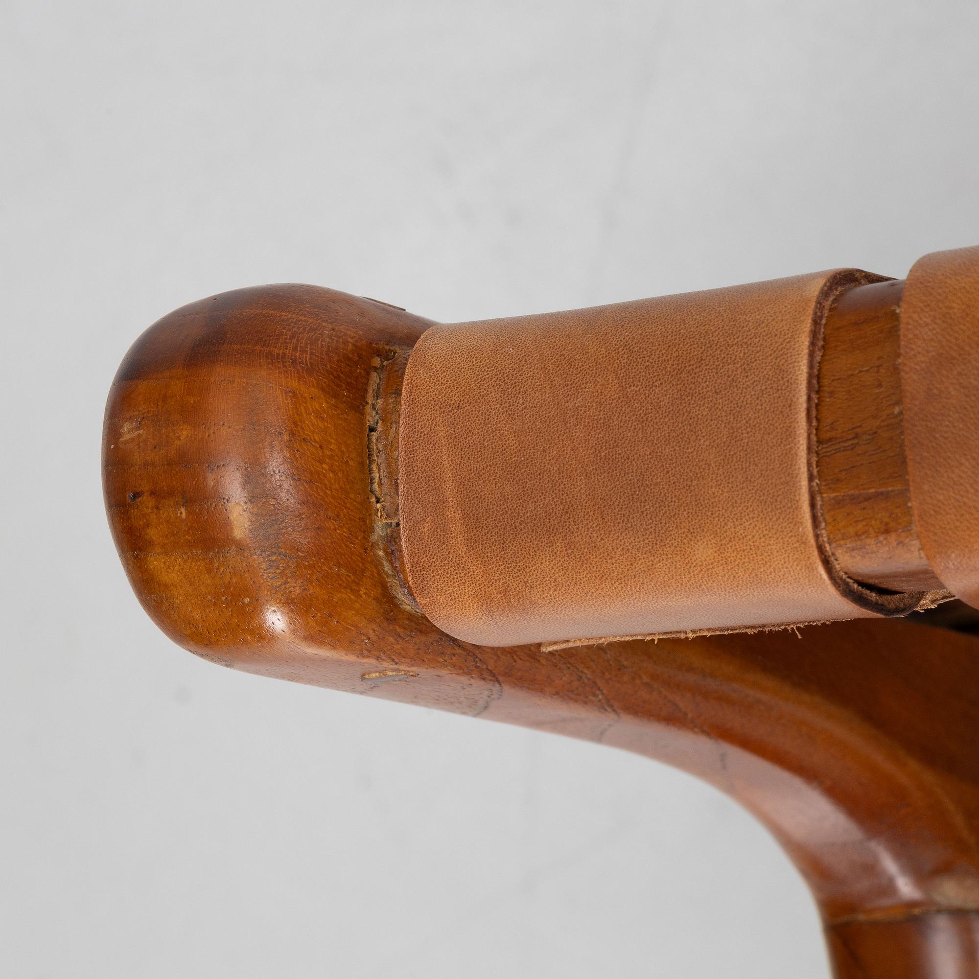 Armchairs, a pair, "Porto", Newport, 21st century.