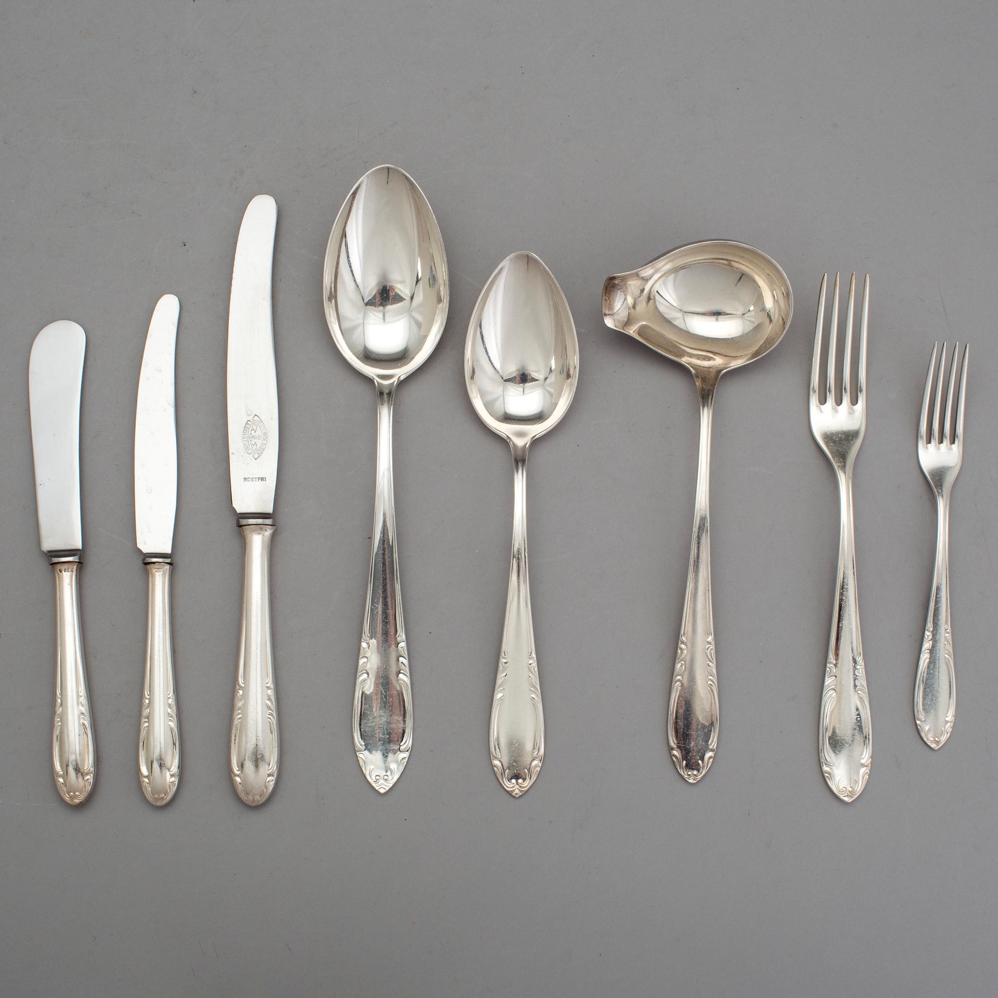 BESTICKSERVISDELAR, 85, silver, bland annat CG Hallberg. 1900-tal. Vikt exkl. stålblad ca 2264 g.