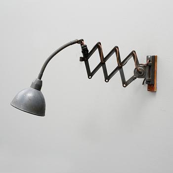 VÄGGLAMPA, industri, 1900-tal.